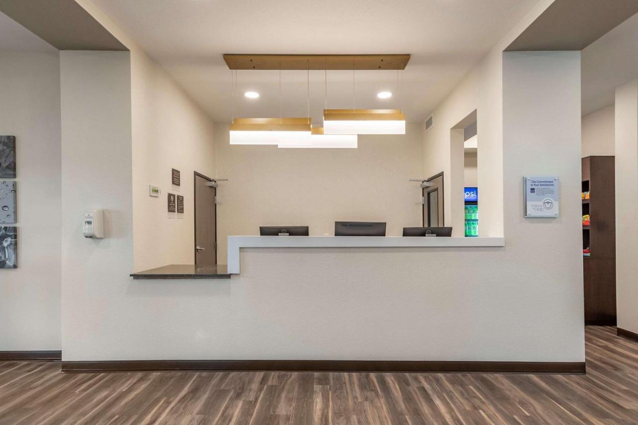 Sleep Inn Waukee-West Des Moines Bagian luar foto